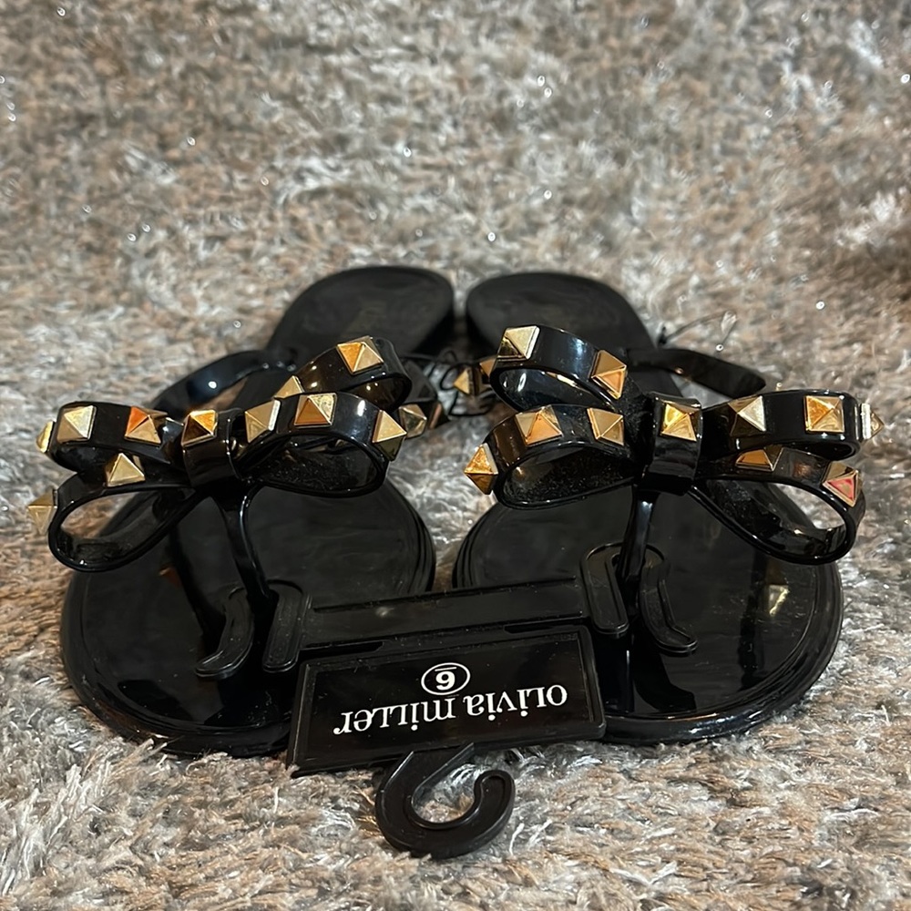 NWOT- Olivia Miller Women's Stud Black Sandals - Picture 3 of 7